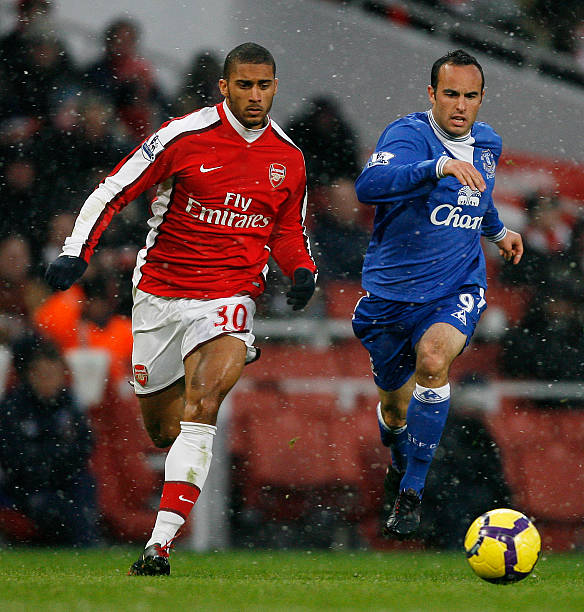 场上大放异 场上大放异